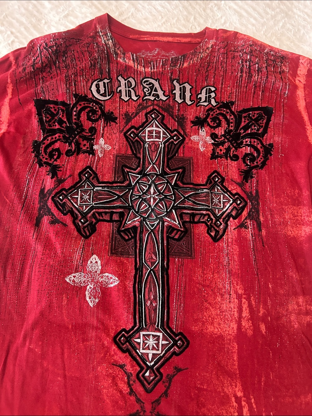 Red Short Sleeve Graphic Tee with Ornate Cross - Picture 3 of 7